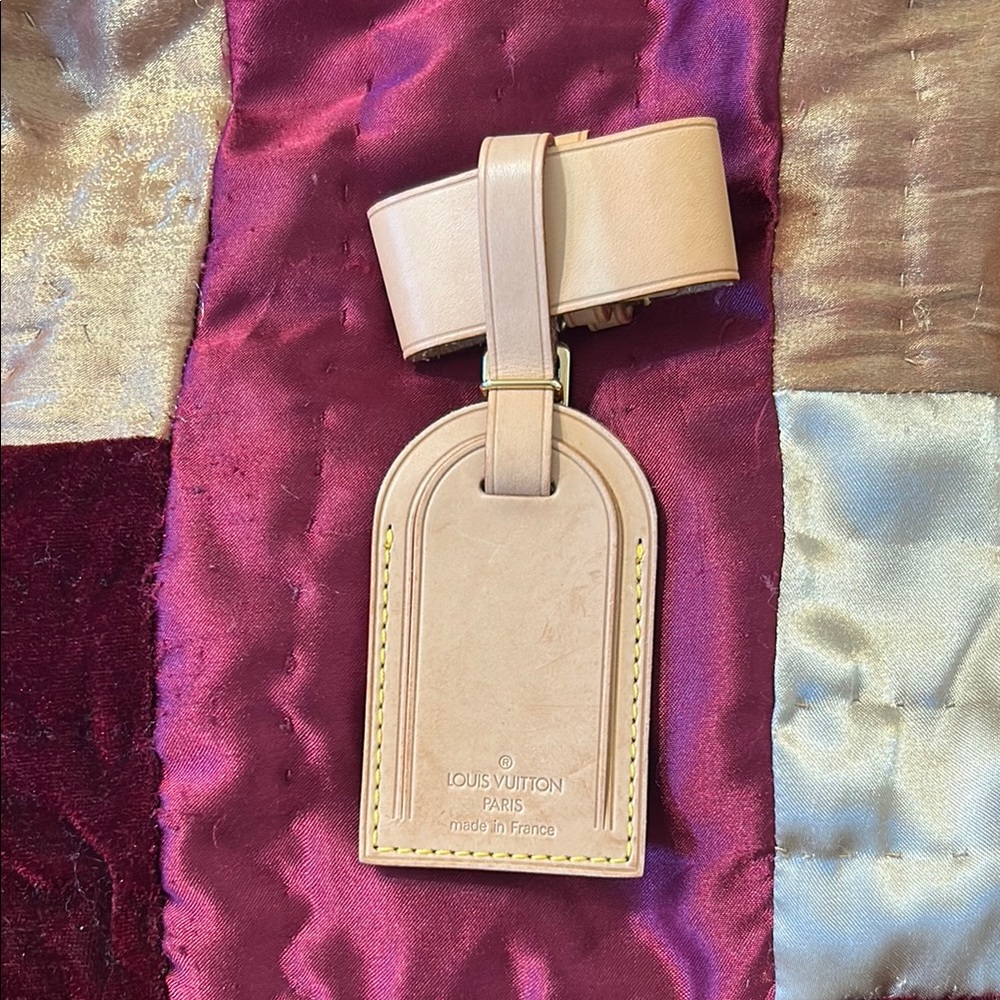 Louis Vuitton Beige Luggage Tag